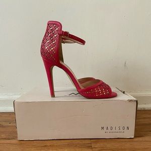 Madison by SHOEDAZZLE Pink Sandal